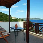 Elena 1astoning View Holiday home